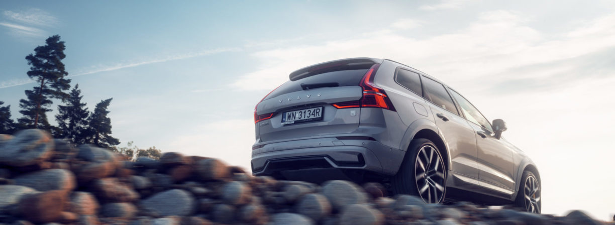 Volvo XC60 latem w górach